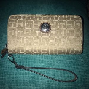Tommy Hilfiger double zip wristlet/wallet